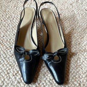 Ellen Tracy Black Bow Pumps size 8